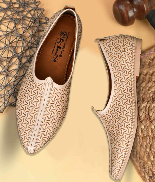 Big Boon Men's Ethnic Designer Nagra Shoes - Main Image