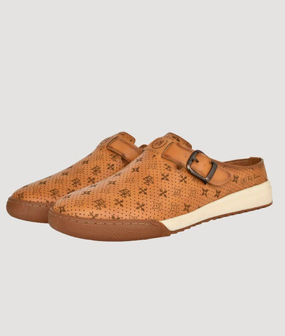 Men's printed ethnic mules in brown with buckle detail and comfortable sole