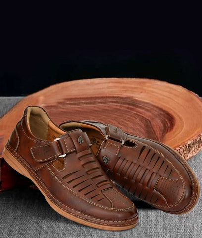 Brown men's Roman sandals in classic design with synthetic leather and TPR sole